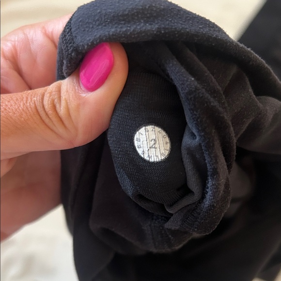 Lululemon Black Camouflage Leggings - Picture 4 of 4